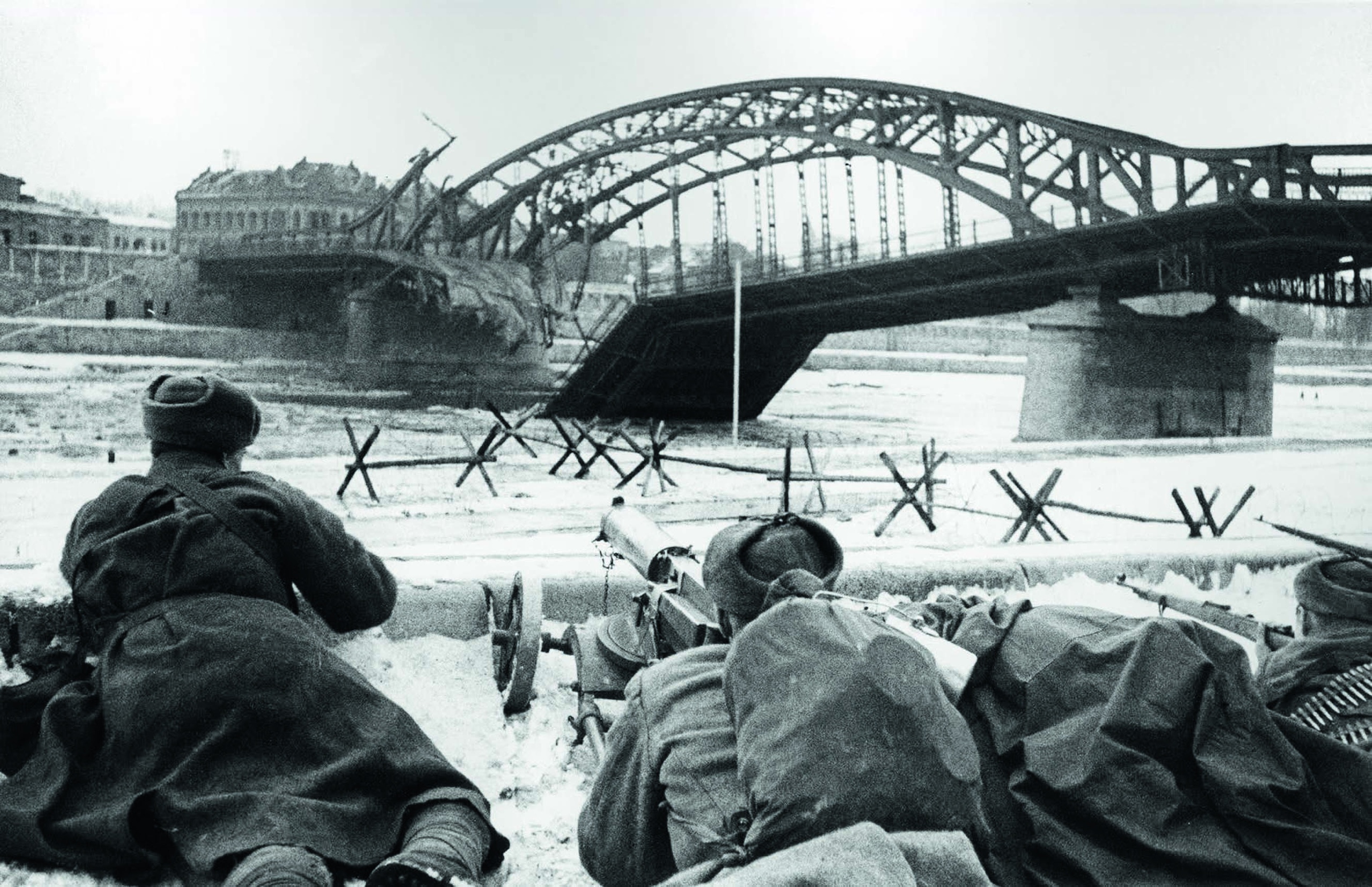 11 апреля 1945 года. Висло Одерская операция освобождение Польши. Форсирование реки Висла 1945. Висло-Одерская операция 1944.