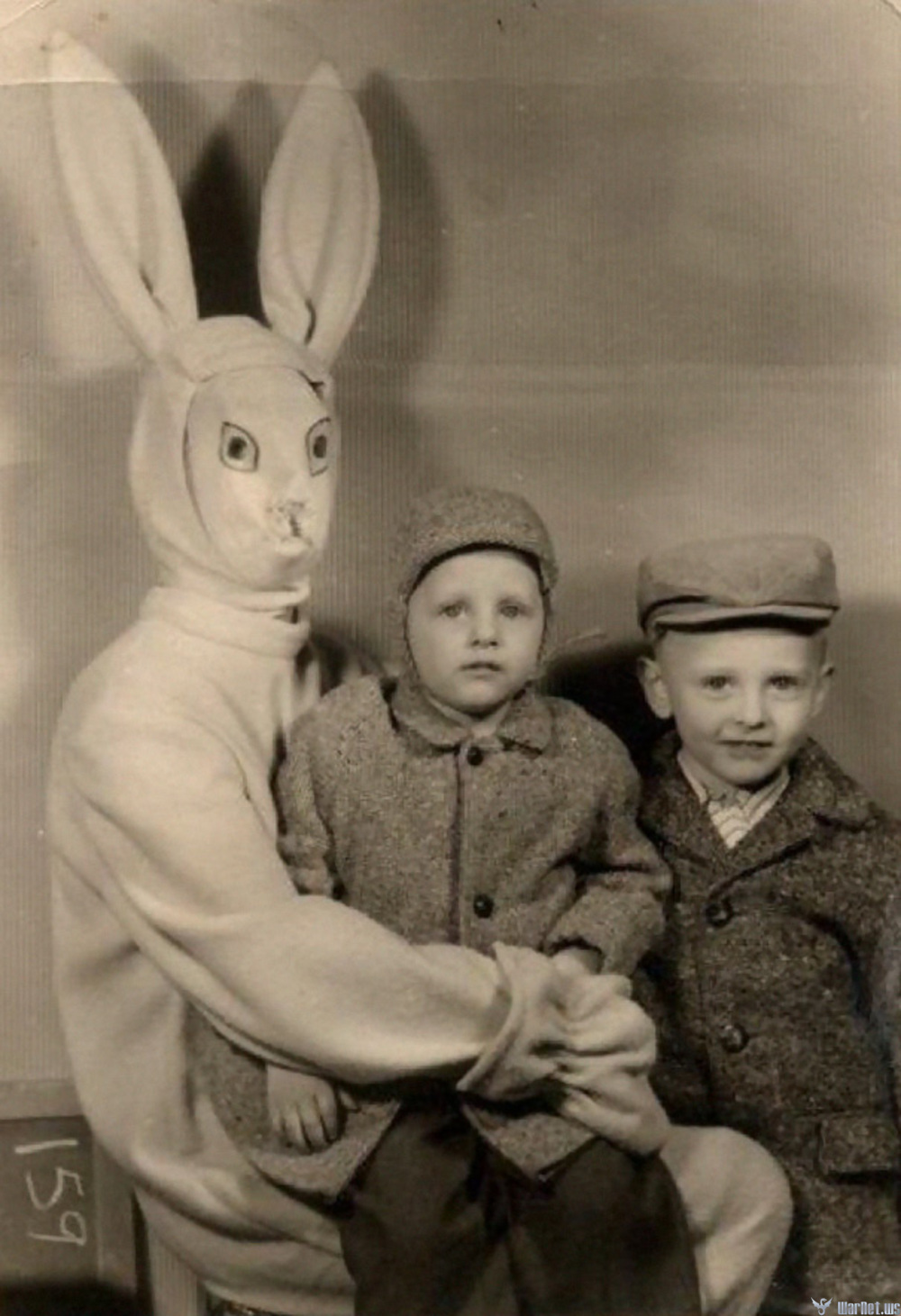 Собрались старые зайцы сбежались маленькие. Страшный костюм зайца СССР.