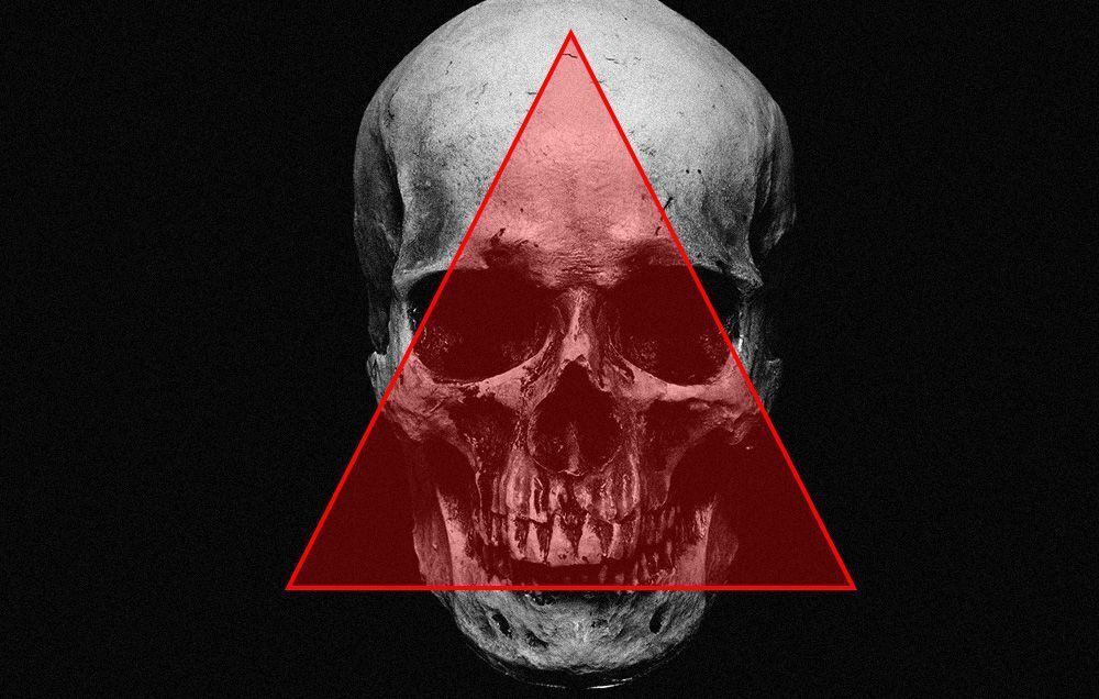 Прыщи в треугольнике смерти. Смертельный треугольник. Треугольник смерти на лице. Смертельный треугольник на лице. Треугольник смероии на лице.