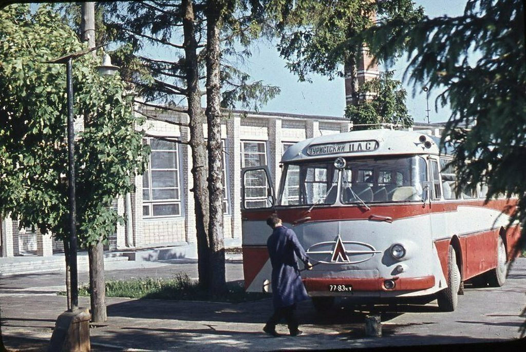 Советский общественный транспорт. Автобус СССР ЛАЗ. ЛАЗ 1960. ЛАЗ-697е в СССР. ЛАЗ 697.